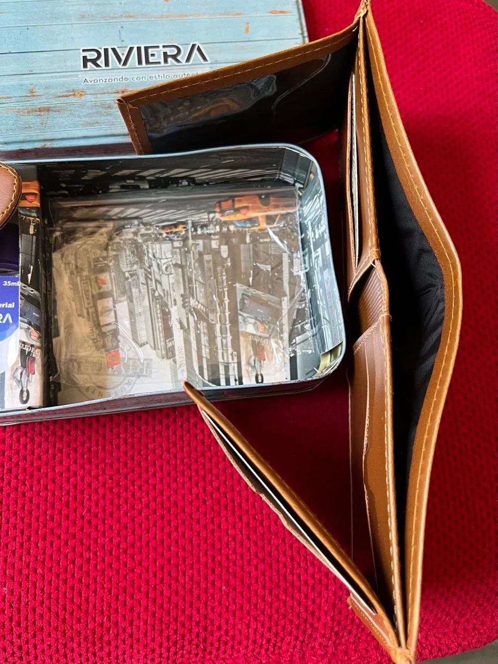 RIVIERA Mens Tan Leather Wallet and Keychain Gift Set